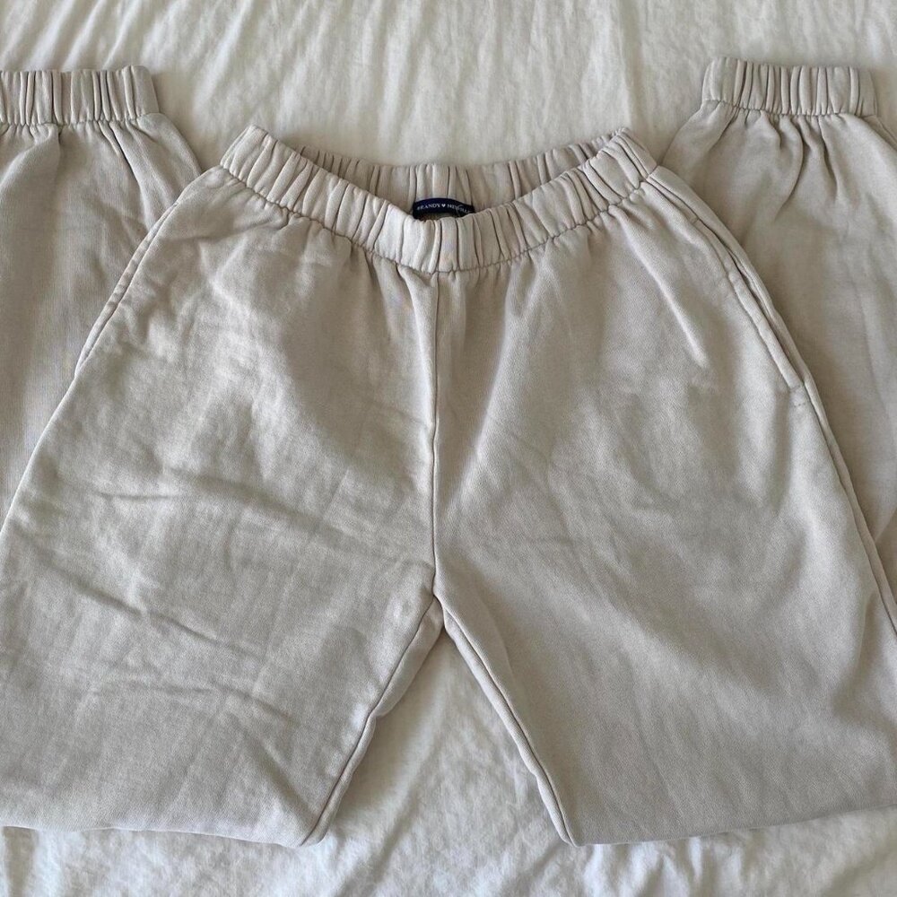 Brandy Melville rosa sweatpants in beige